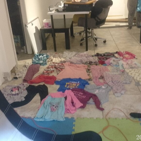 Girls clothing lot - 25 items mostly 4-5 and 5-6 size with a few 7 - Picture 4 of 5